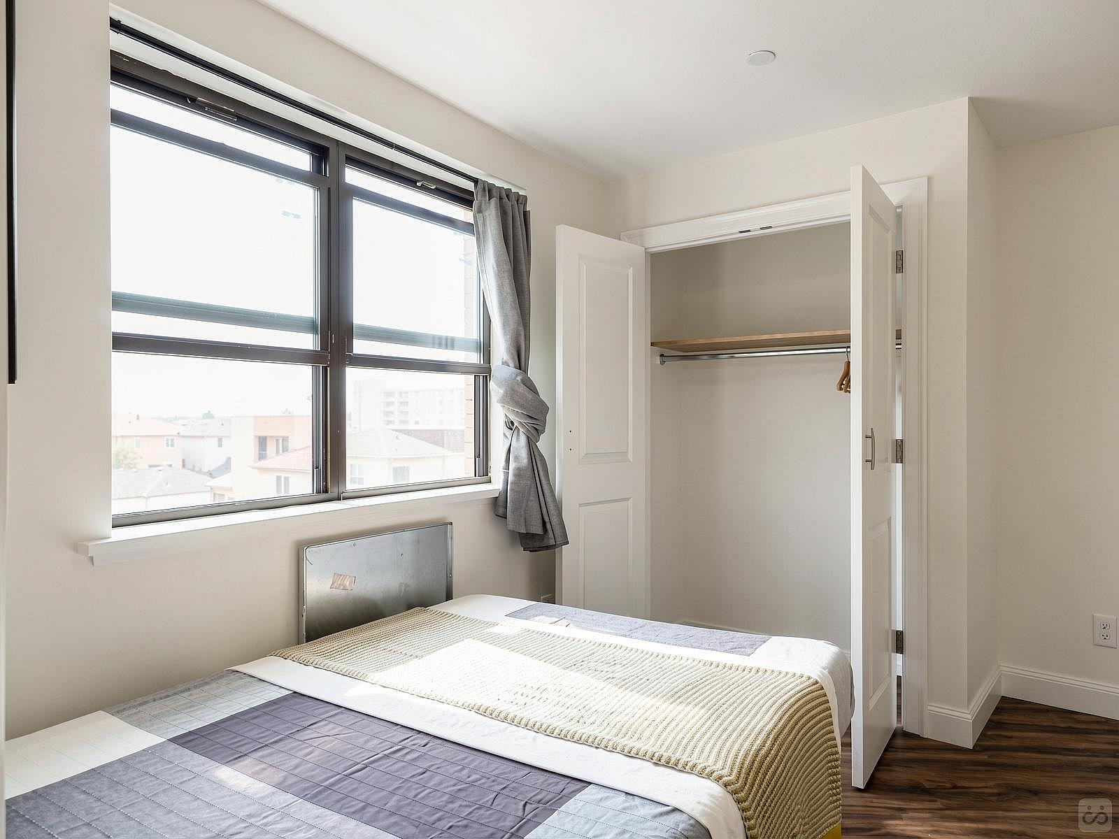  Room A  -  Gorgeous Styled Apt. w/ Workspace  - Gallery -  46