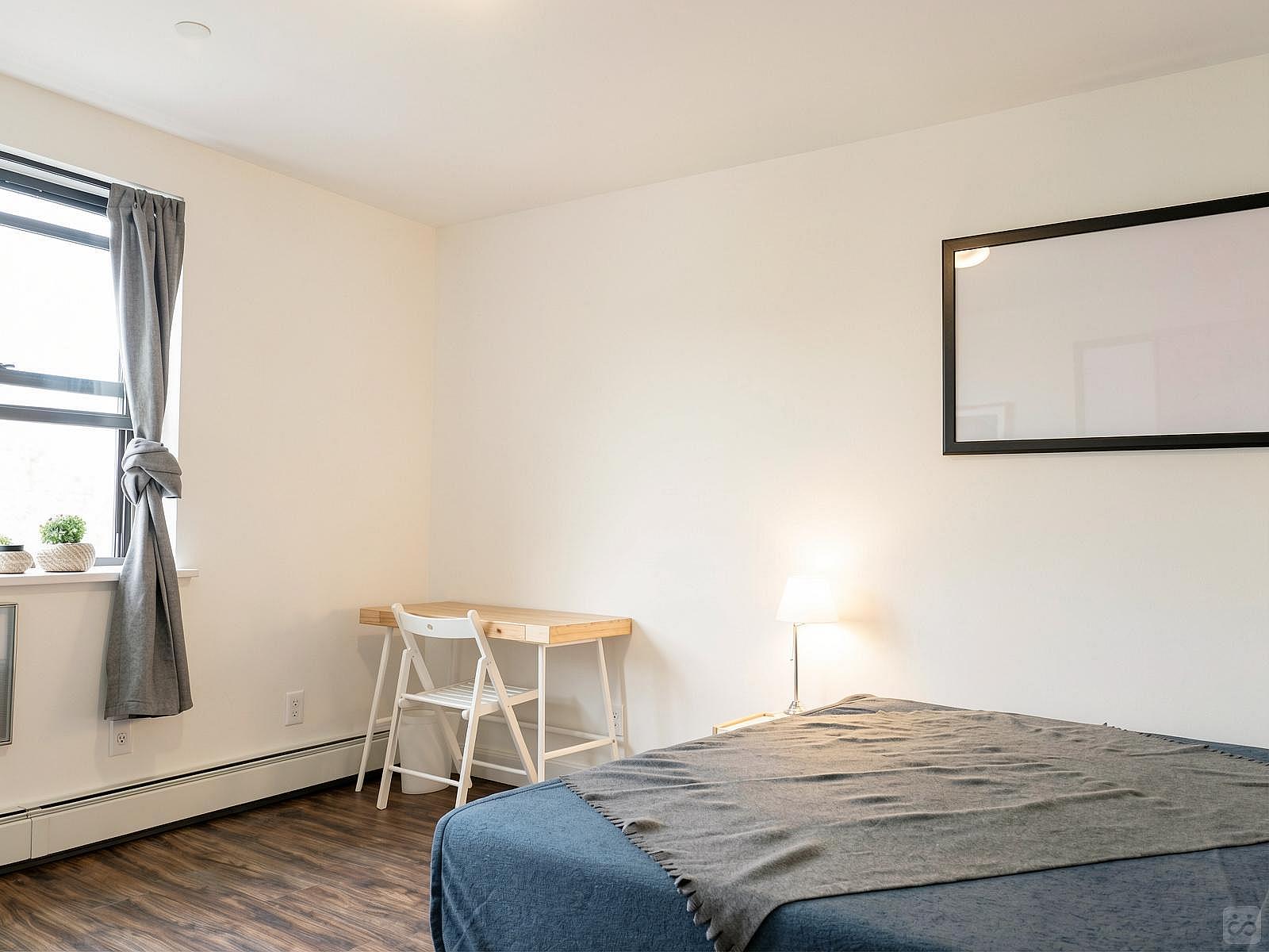  Room B  -  Gorgeous Styled Apt. w/ Workspace  - Gallery -  45