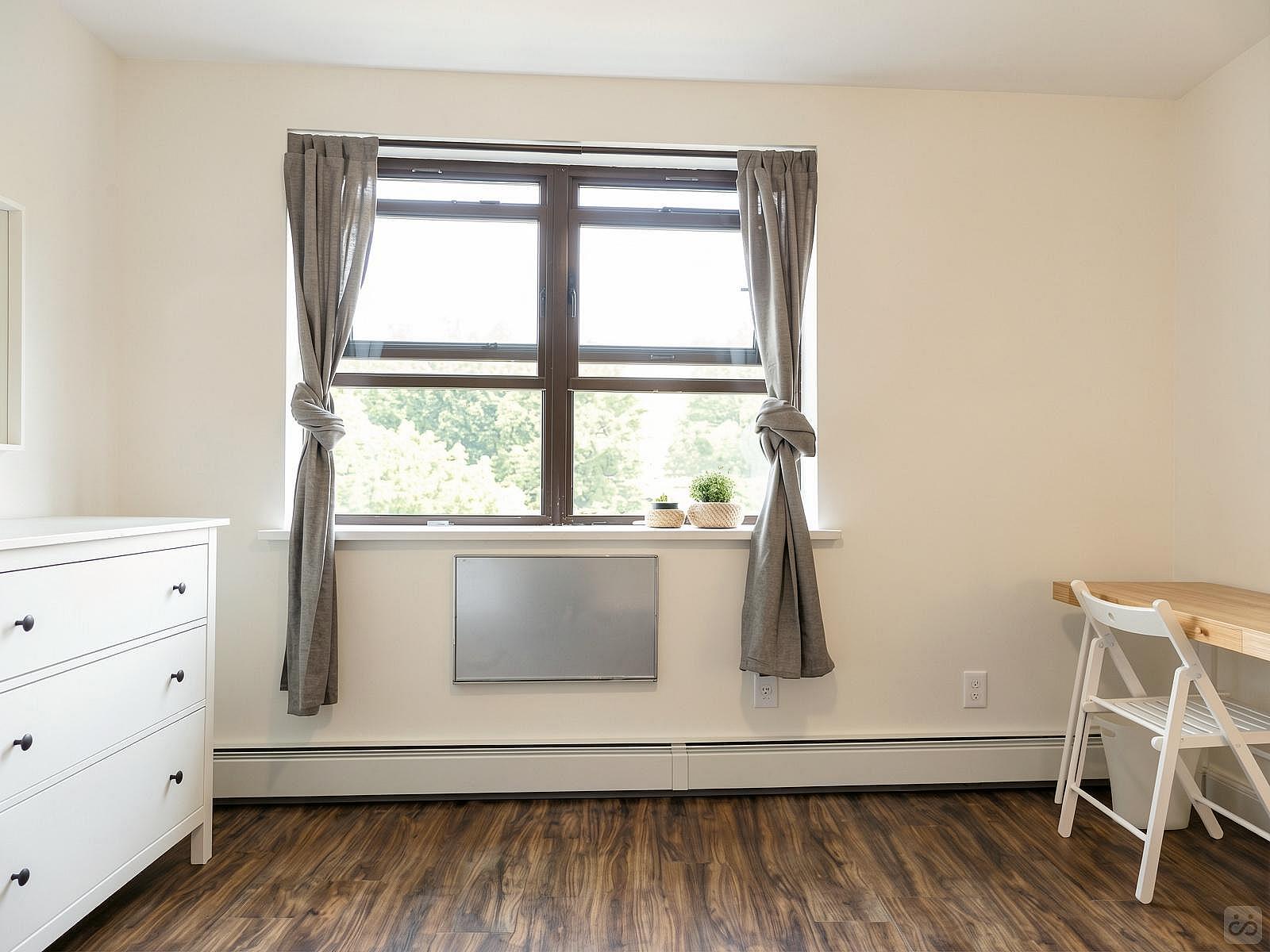  Room B  -  Gorgeous Styled Apt. w/ Workspace  - Gallery -  46