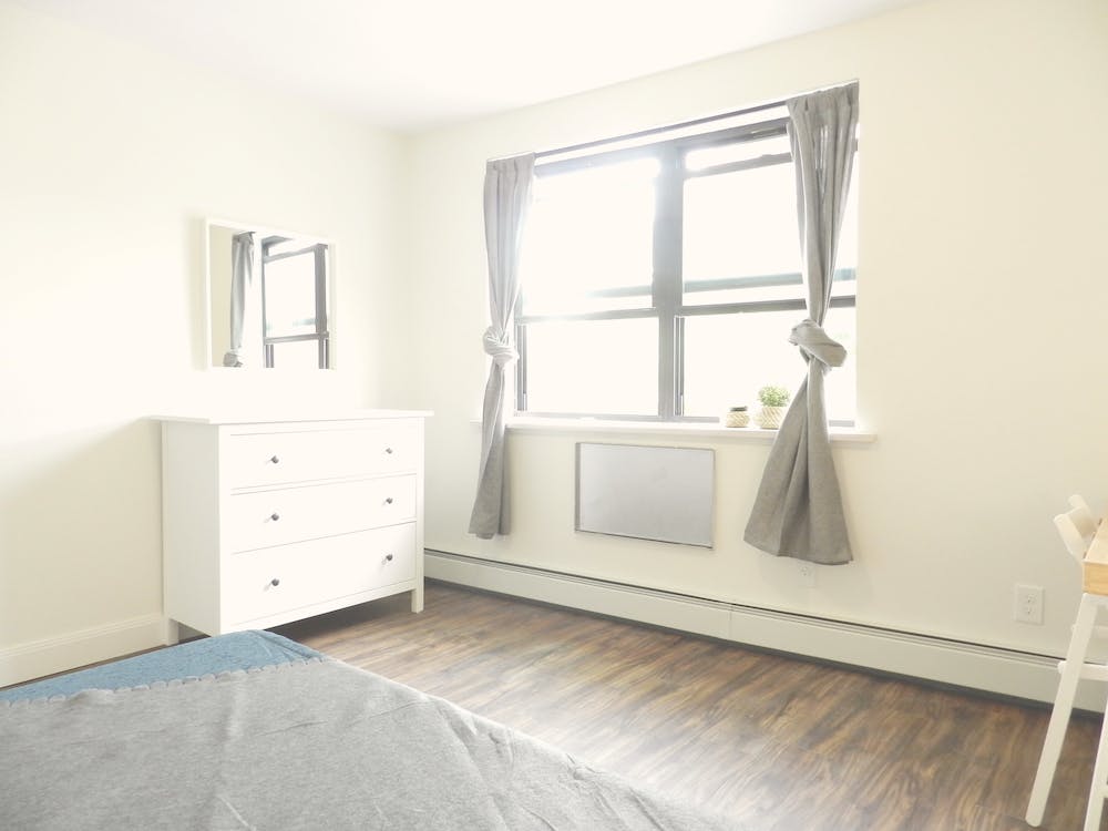  Room B  -  Gorgeous Styled Apt. w/ Workspace  - Gallery -  12