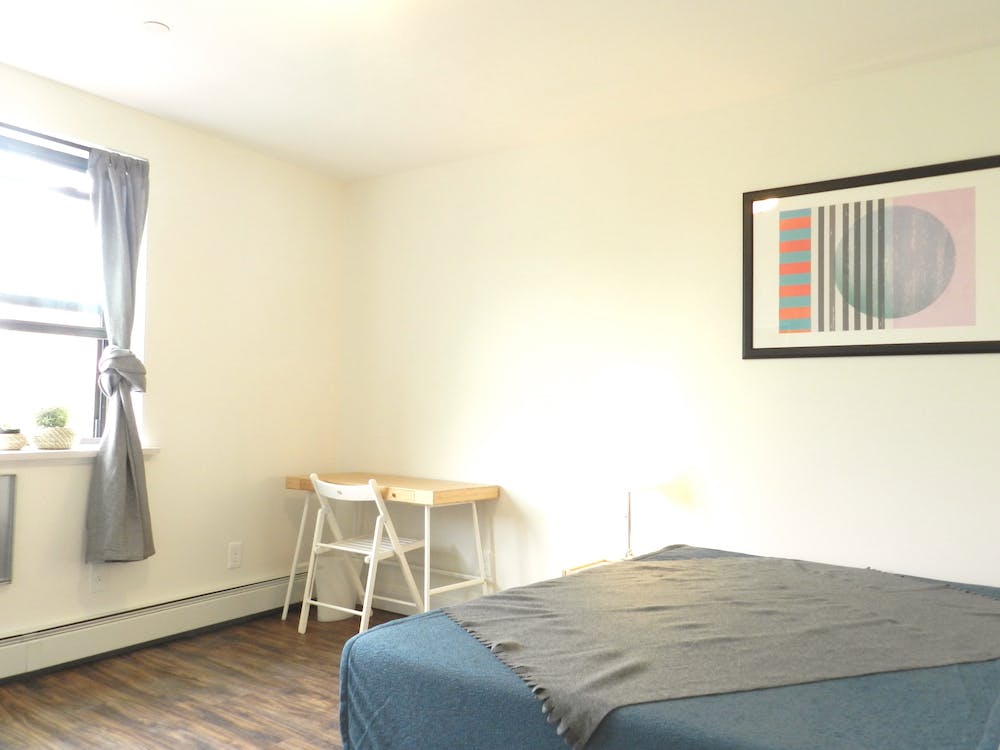  Room B  -  Gorgeous Styled Apt. w/ Workspace  - Gallery -  10