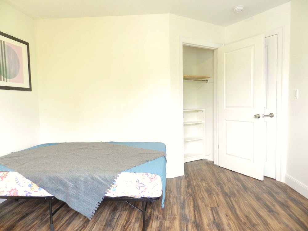  Room B  -  Gorgeous Styled Apt. w/ Workspace  - Gallery -  21