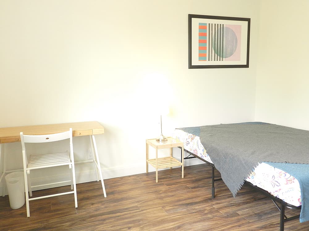 Room B  -  Gorgeous Styled Apt. w/ Workspace  - Gallery -  36
