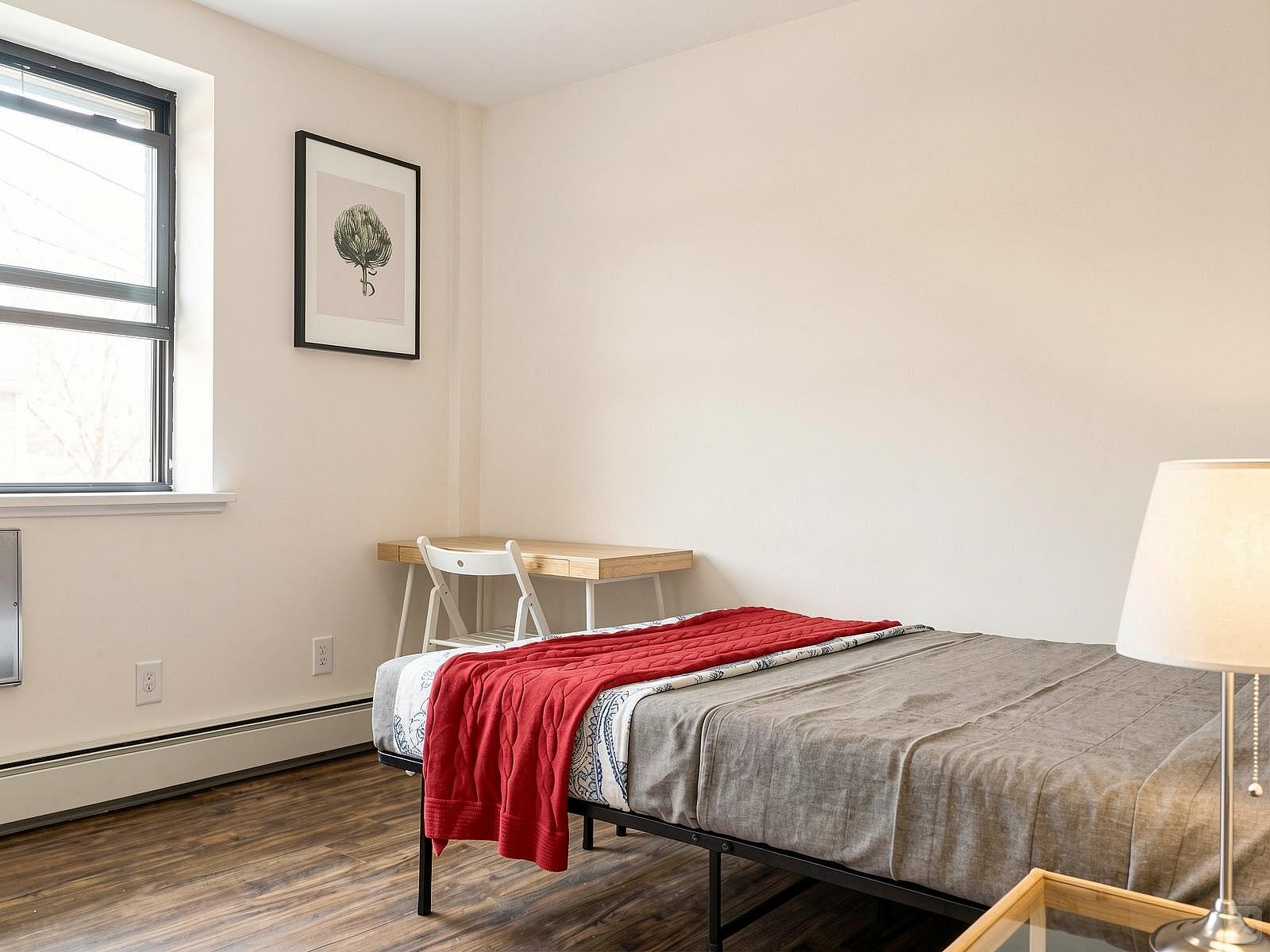  Room C  -  Gorgeous Styled Apt. w/ Workspace  - Gallery -  43