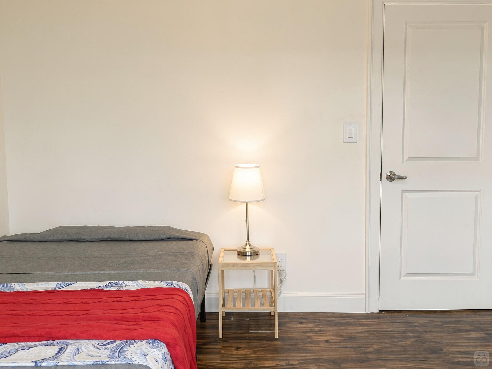  Room C  -  Gorgeous Styled Apt. w/ Workspace  - Gallery -  44