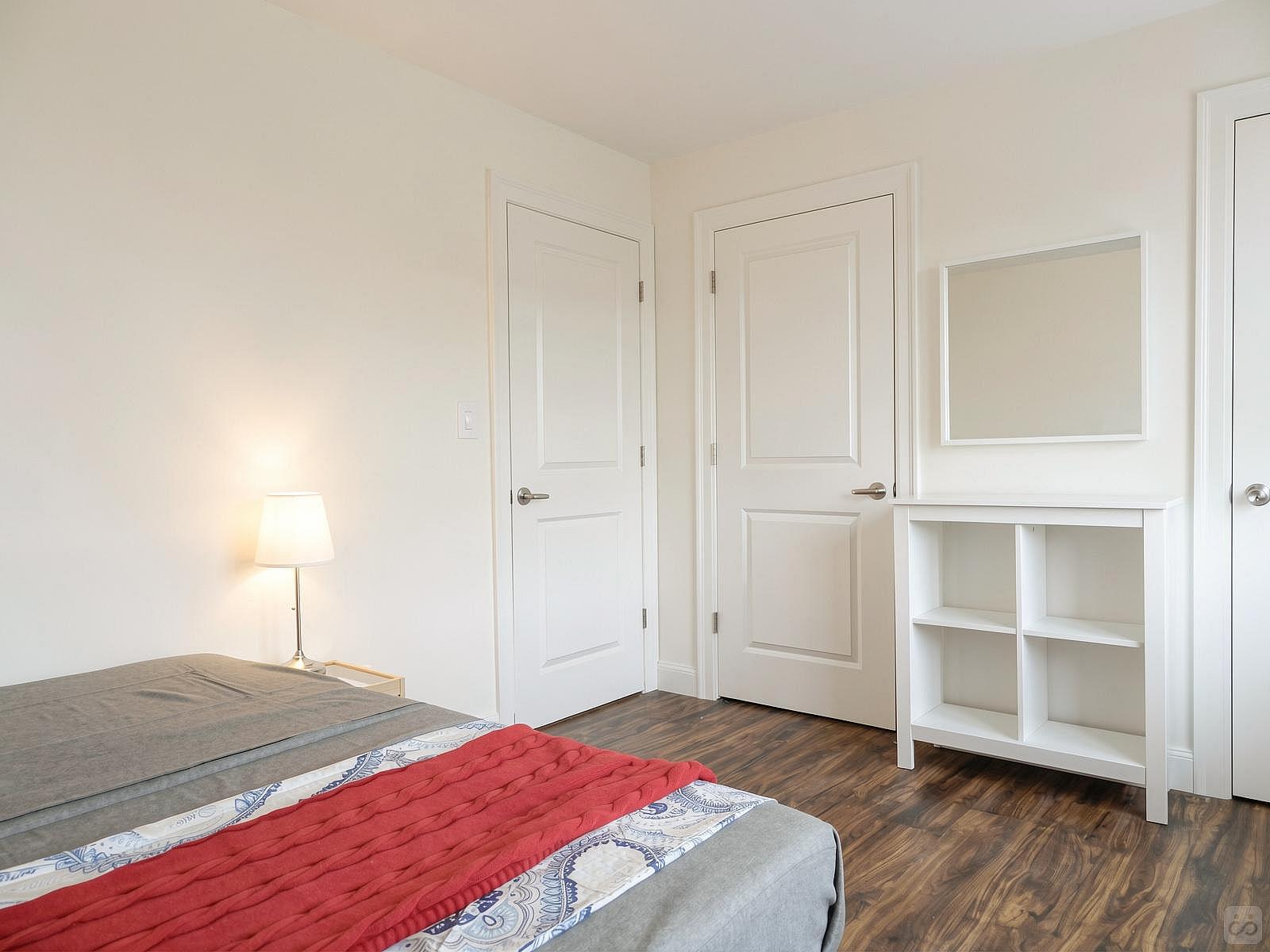  Room C  -  Gorgeous Styled Apt. w/ Workspace  - Gallery -  45