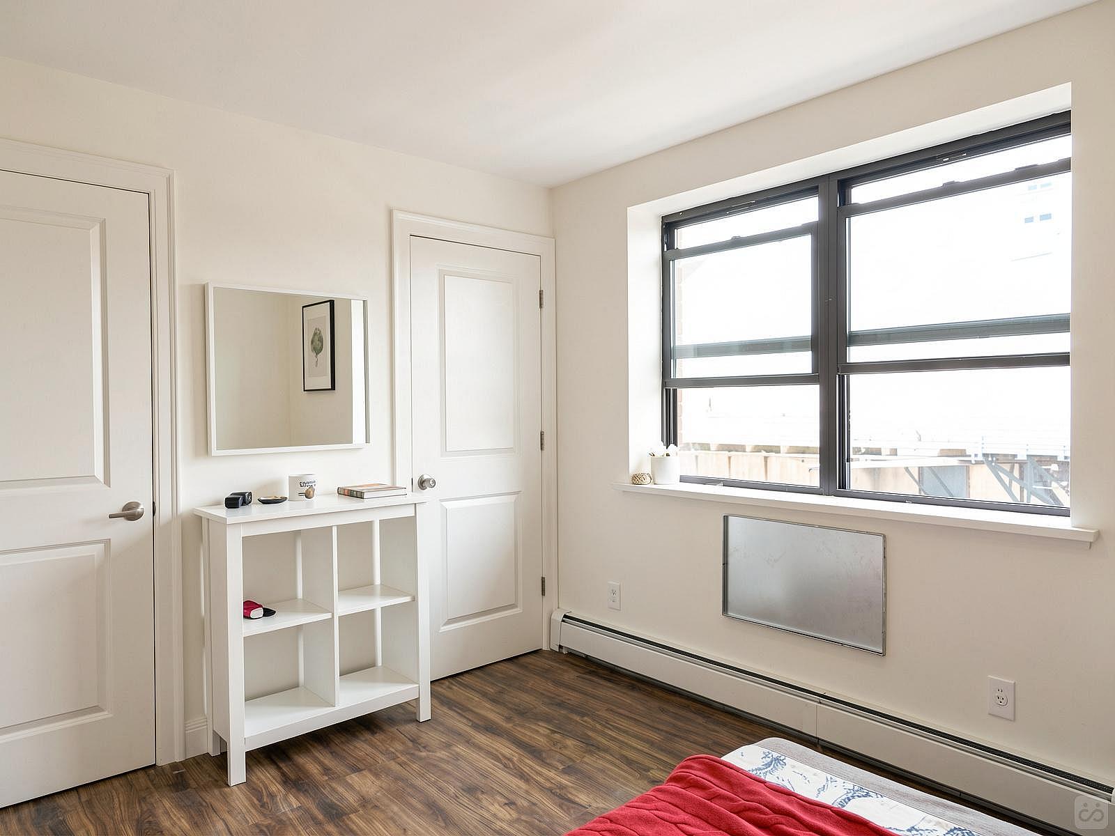  Room C  -  Gorgeous Styled Apt. w/ Workspace  - Gallery -  46