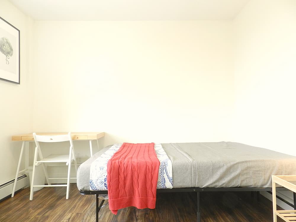  Room C  -  Gorgeous Styled Apt. w/ Workspace  - Gallery -  42