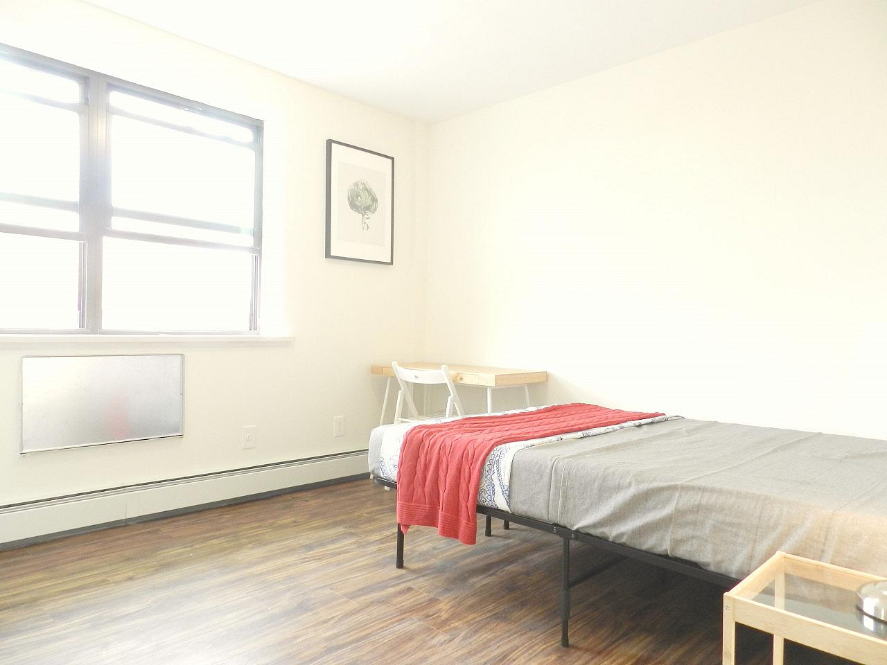  Room C  -  Spacious Classic Apt. w/ Workspace  - Gallery -  55