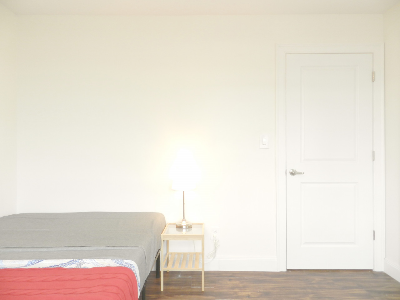  Room C  -  Spacious Classic Apt. w/ Workspace  - Gallery -  46