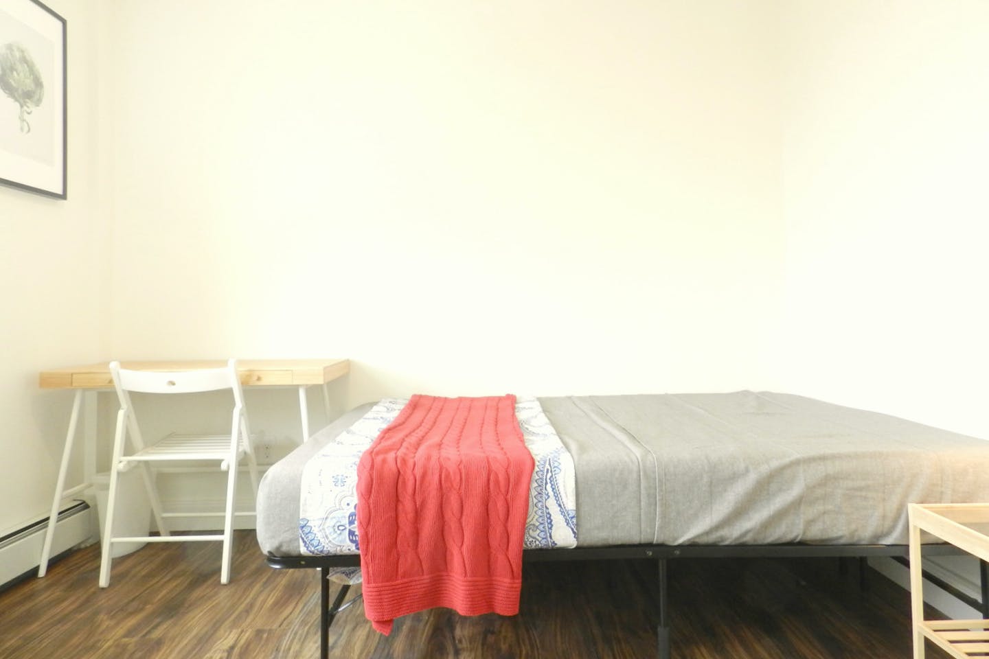  Room C  -  Spacious Classic Apt. w/ Workspace  - Gallery -  14