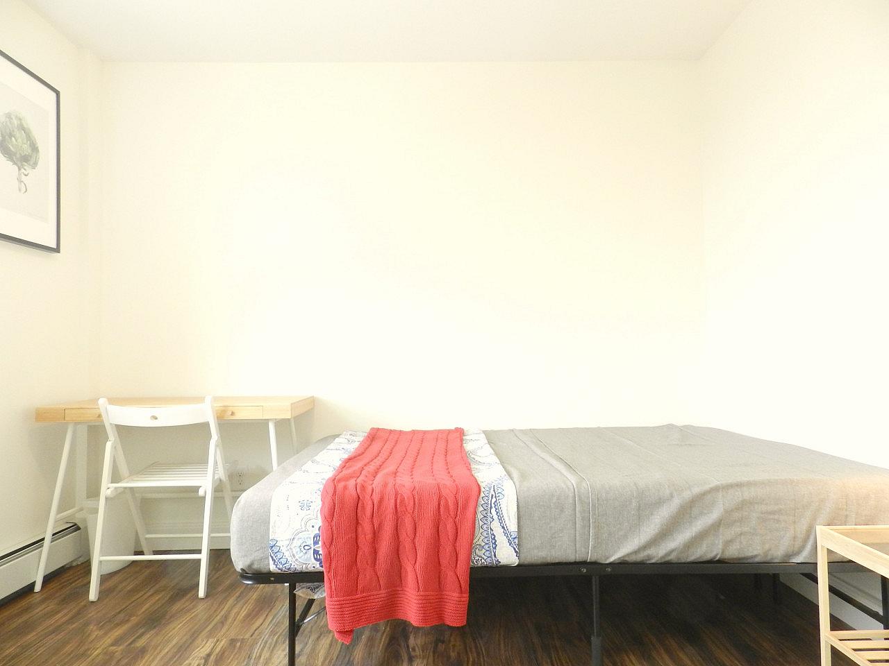  Room C  -  Spacious Classic Apt. w/ Workspace  - Gallery -  58