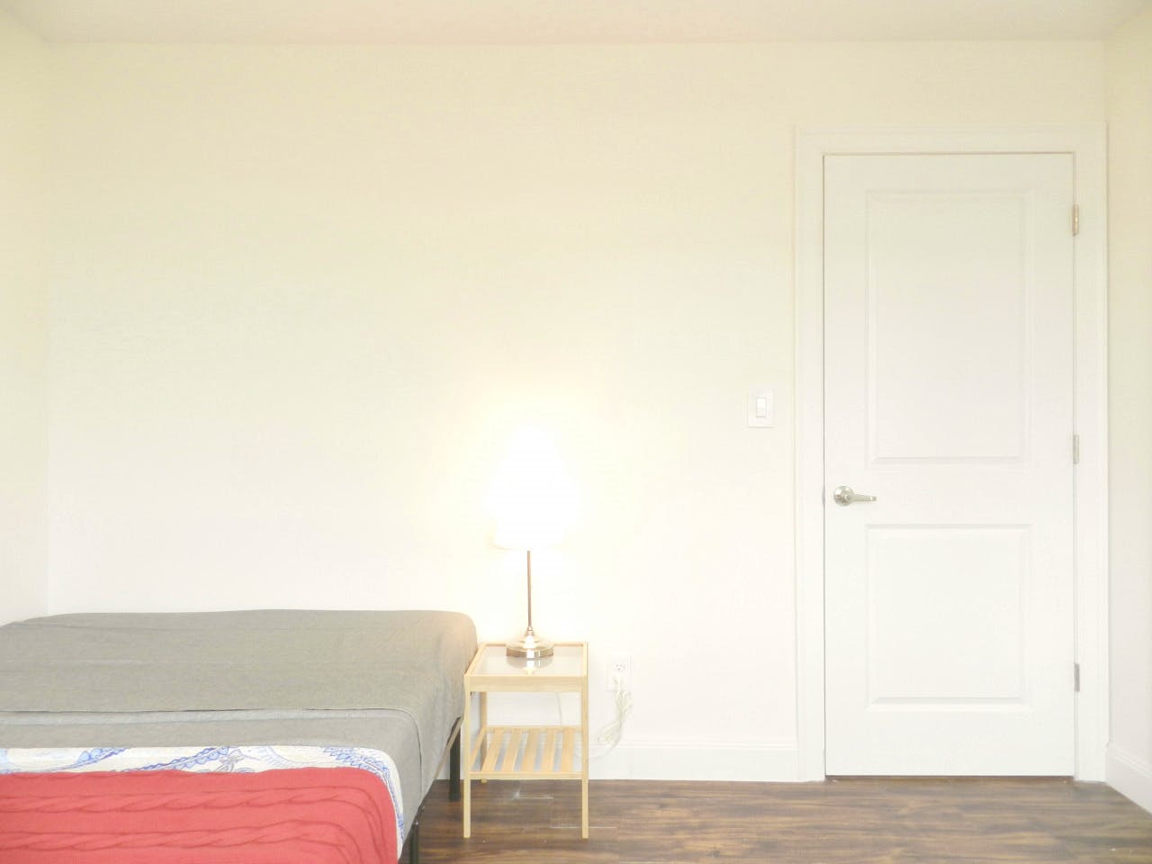  Room C  -  Spacious Classic Apt. w/ Workspace  - Gallery -  35