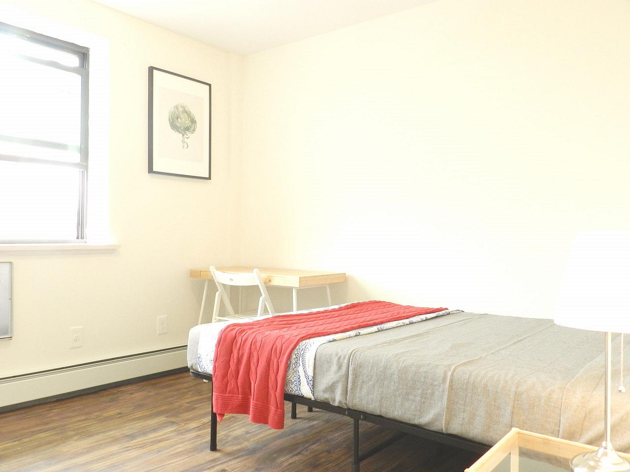  Room C  -  Spacious Classic Apt. w/ Workspace  - Gallery -  54