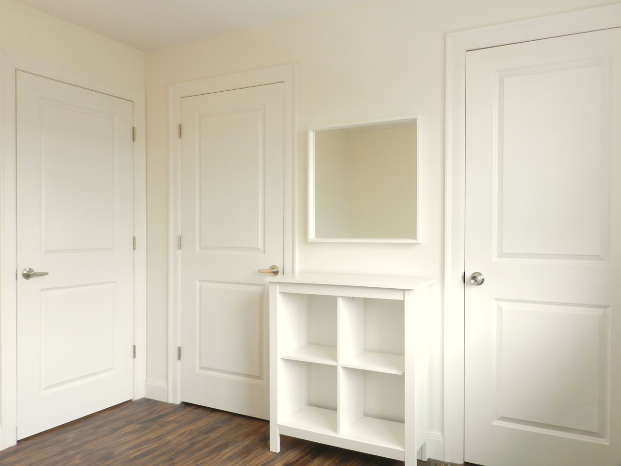  Room C  -  Spacious Classic Apt. w/ Workspace  - Gallery -  42