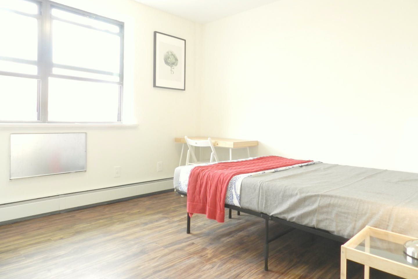  Room C  -  Spacious Classic Apt. w/ Workspace  - Gallery -  11