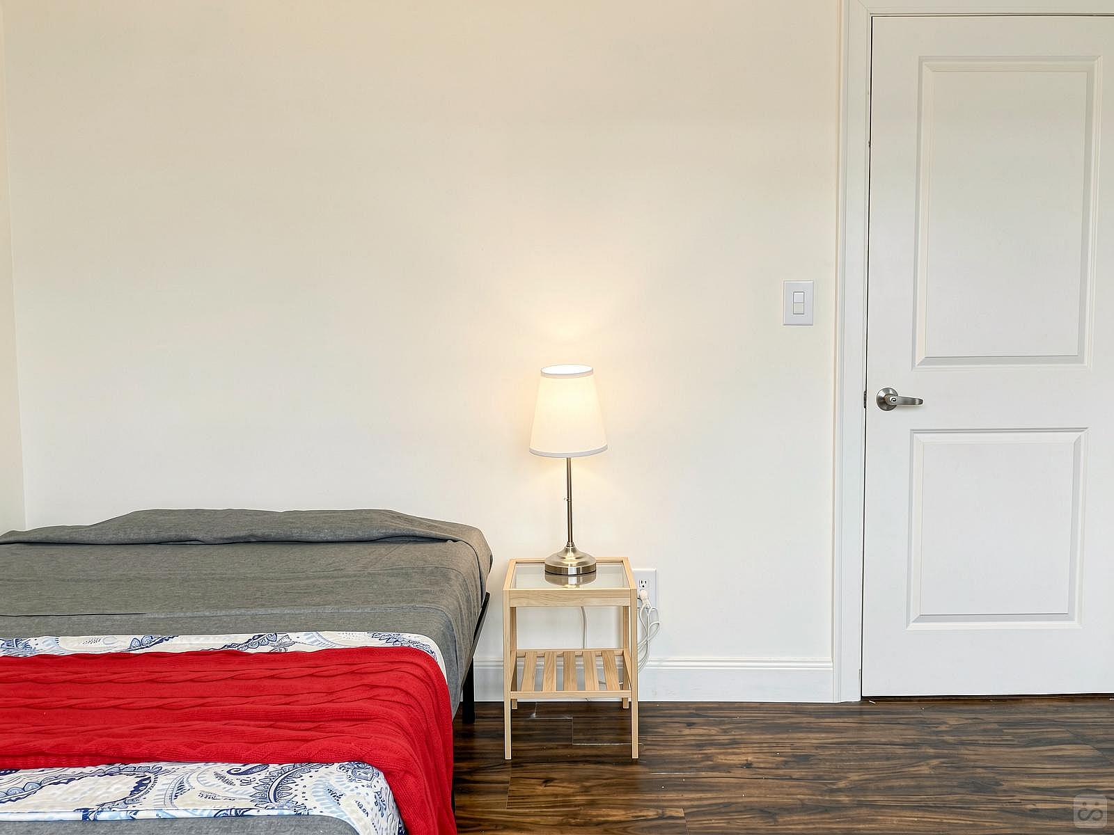  Room C  -  Spacious Classic Apt. w/ Workspace  - Gallery -  73