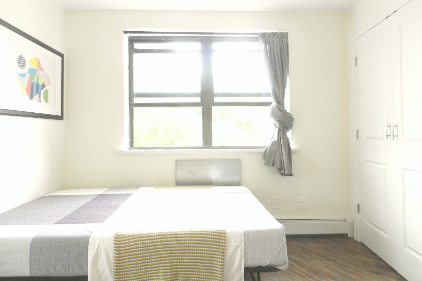  Room A  -  Spacious Classic Apt. w/ Workspace  - Gallery -  5