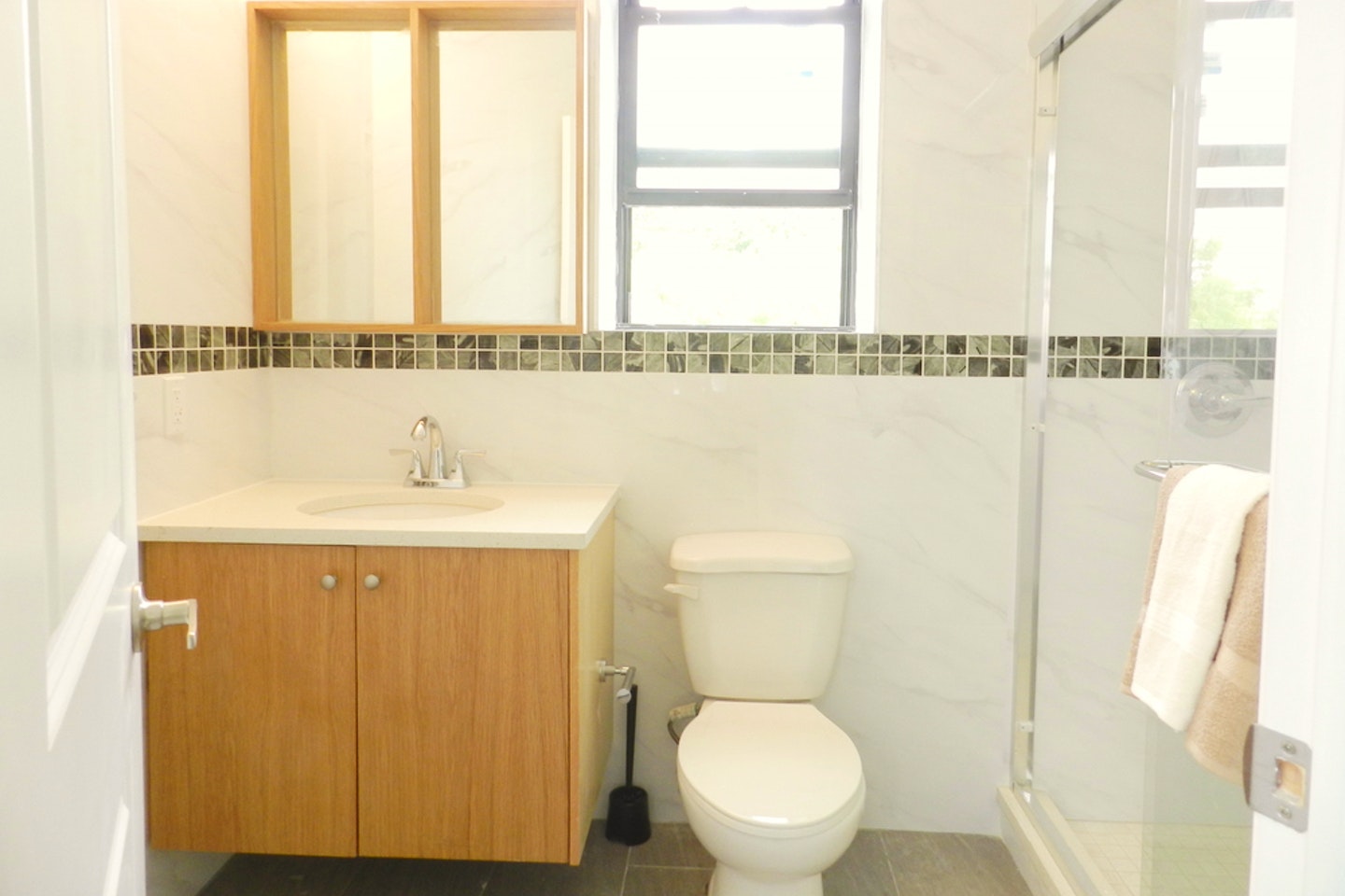  Room A  -  Spacious Classic Apt. w/ Workspace  - Gallery -  4