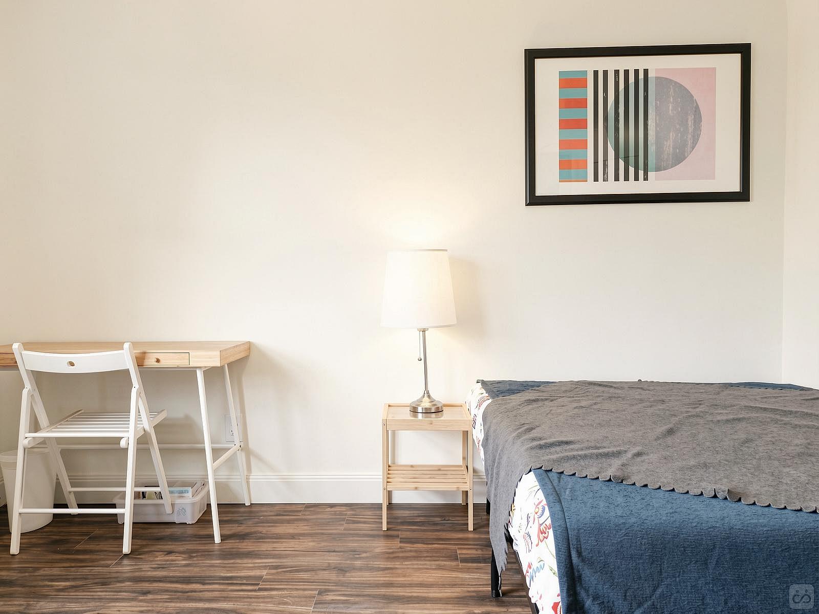  Room B  -  Spacious Classic Apt. w/ Workspace  - Gallery -  69