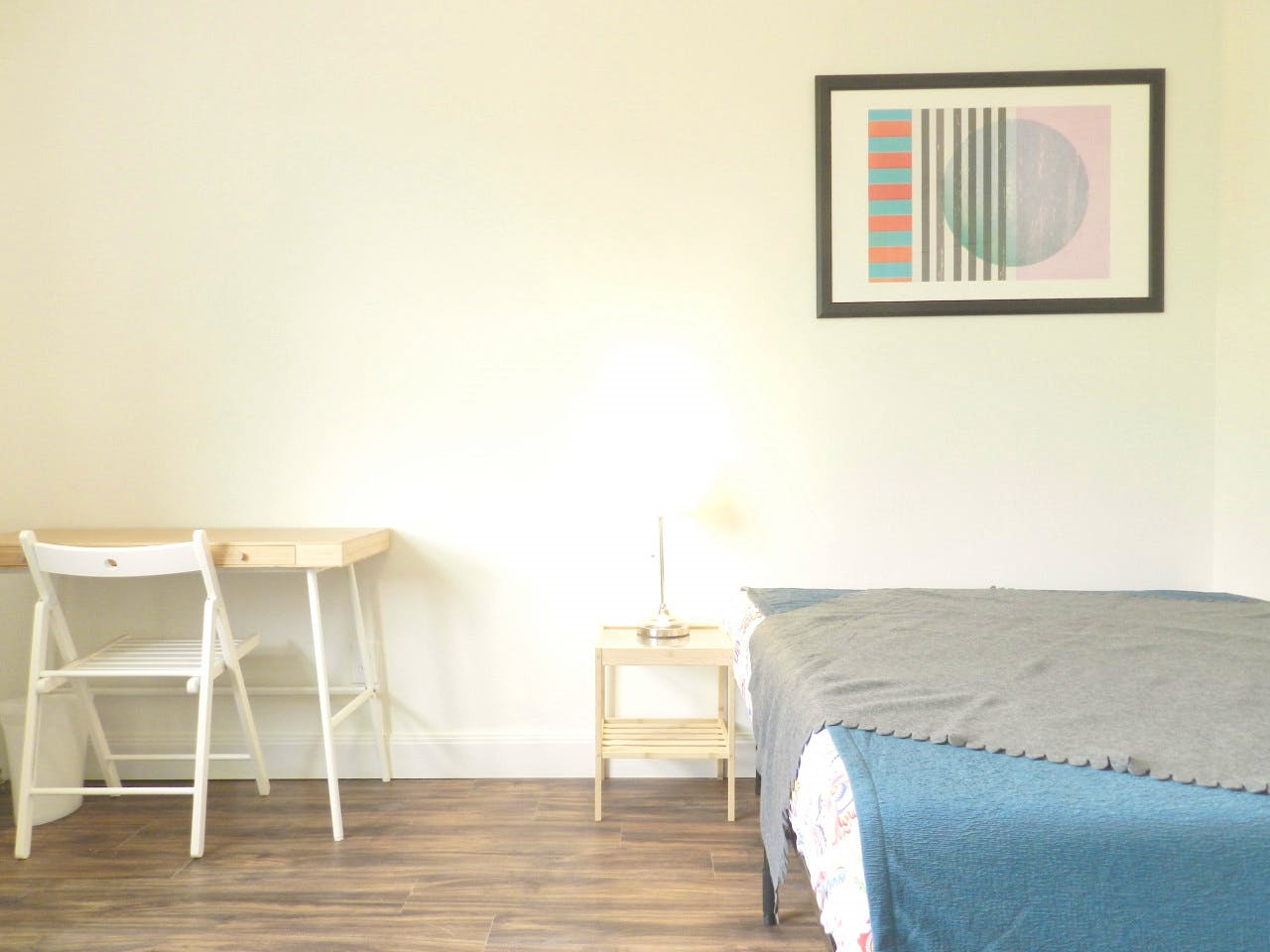  Room B  -  Spacious Classic Apt. w/ Workspace  - Gallery -  25