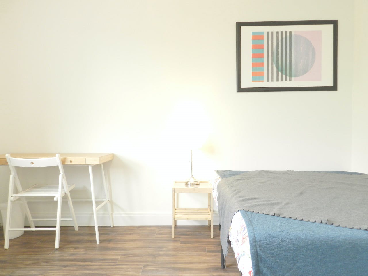  Room B  -  Spacious Classic Apt. w/ Workspace  - Gallery -  14