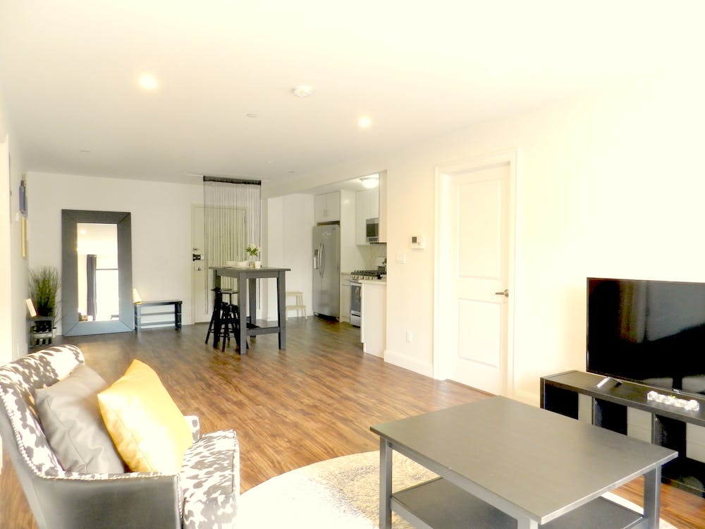 Minimalistic Apt. w/ Workspace