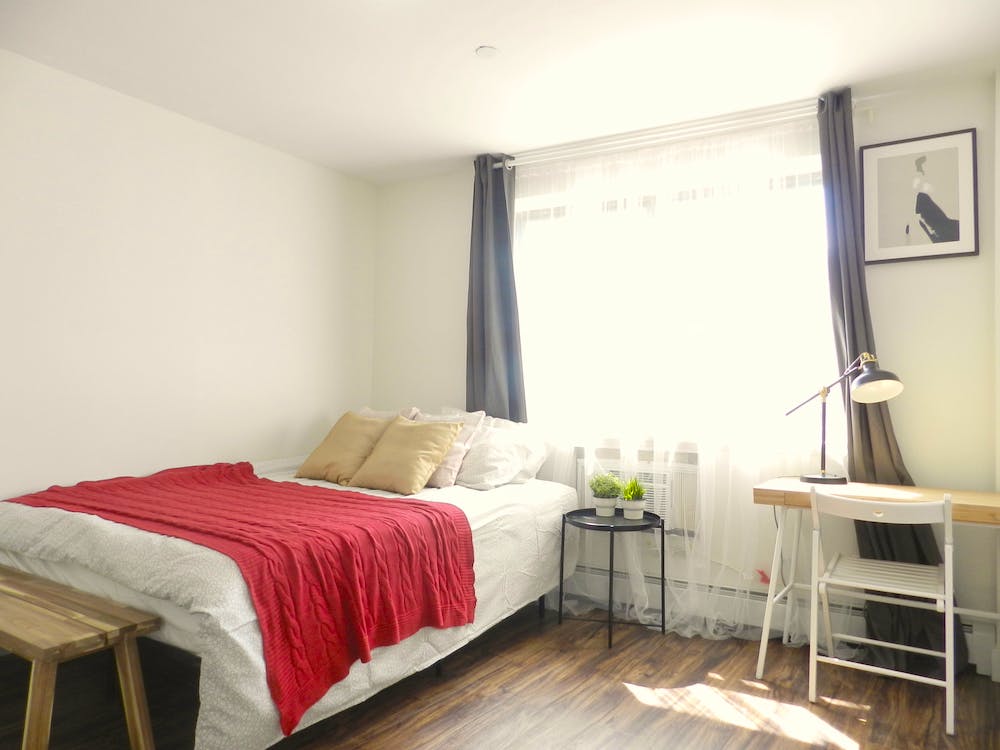 Room A - Minimalistic Apt. w/ Workspace - Gallery - 14