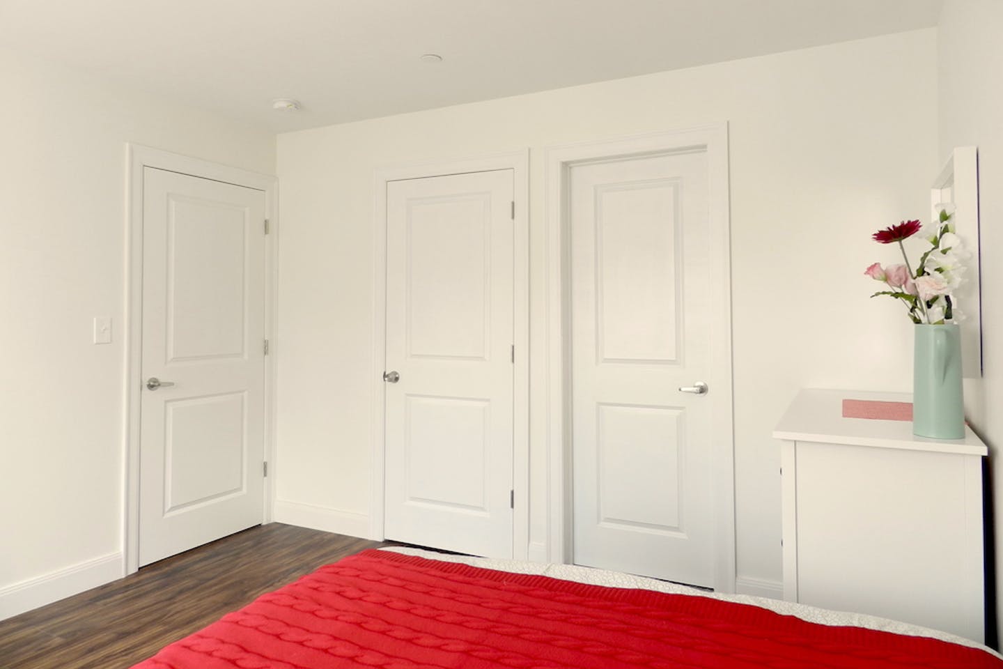  Room A  -  Minimalistic Apt. w/ Workspace  - Gallery -  26