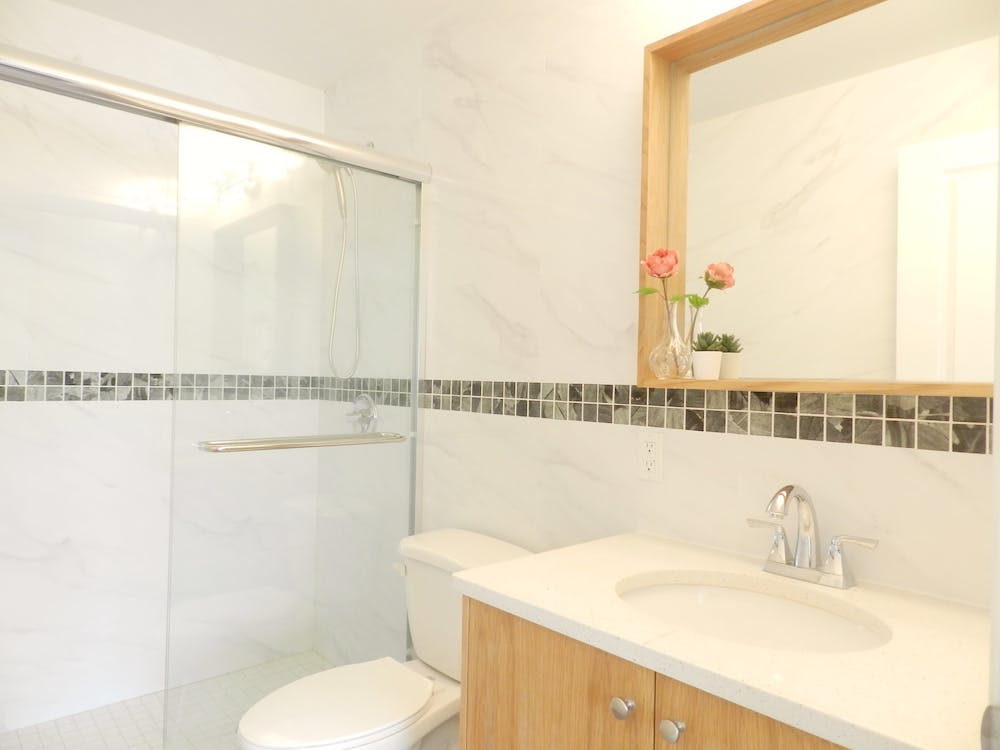 Room A - Minimalistic Apt. w/ Workspace - Gallery - 18