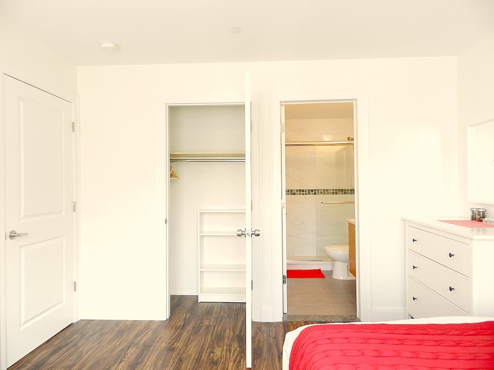 Room A - Minimalistic Apt. w/ Workspace - Gallery - 44