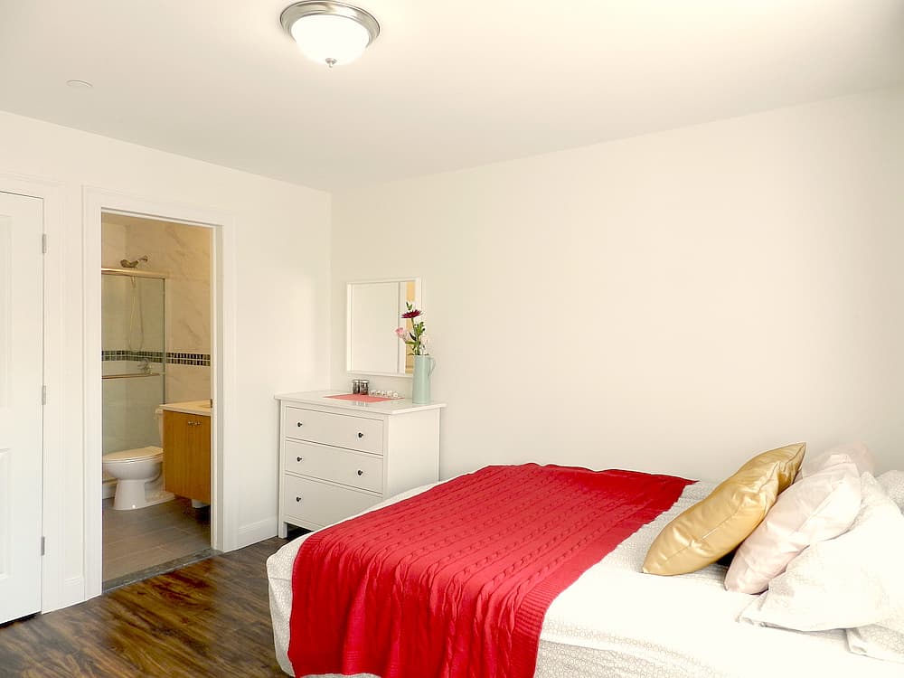  Room A  -  Minimalistic Apt. w/ Workspace  - Gallery -  28