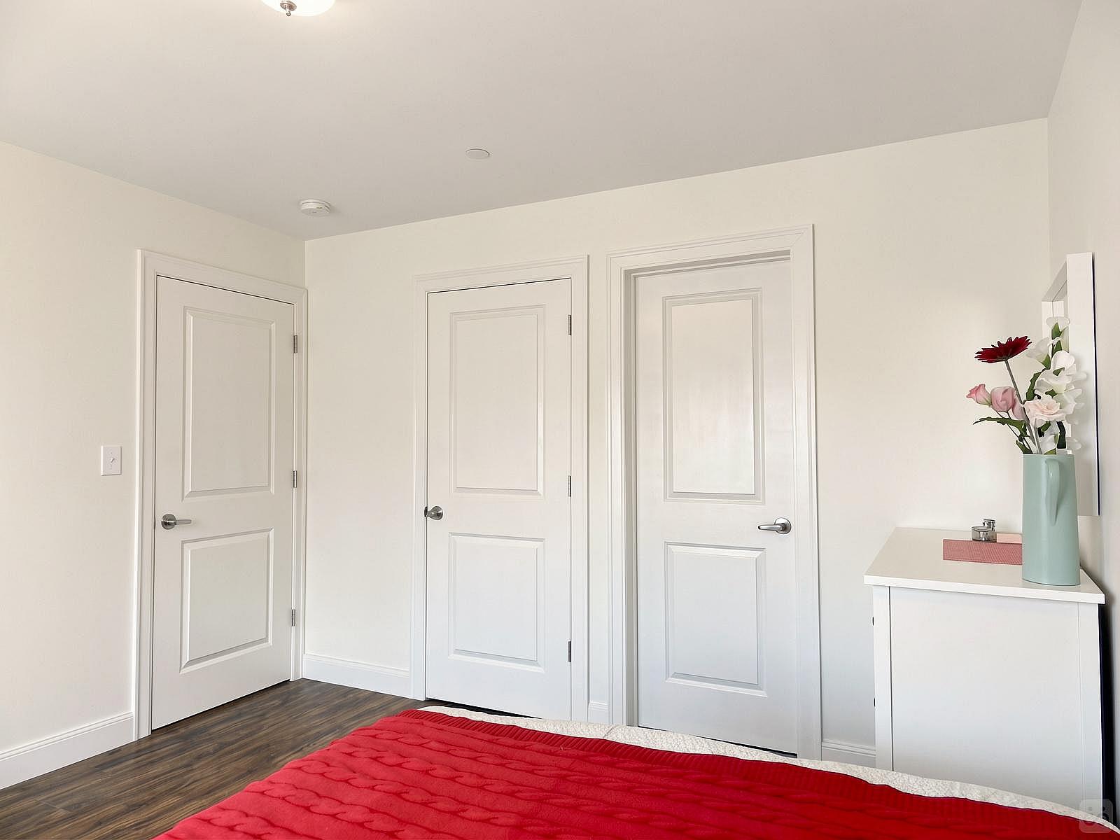  Room A  -  Minimalistic Apt. w/ Workspace  - Gallery -  29