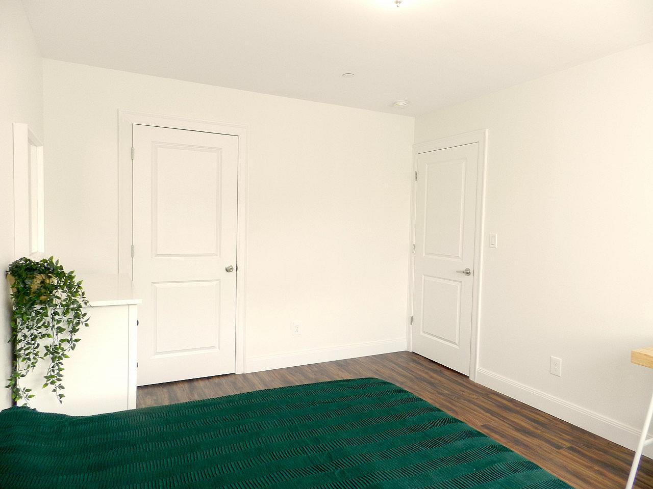 Room B - Minimalistic Apt. w/ Workspace - Gallery - 28