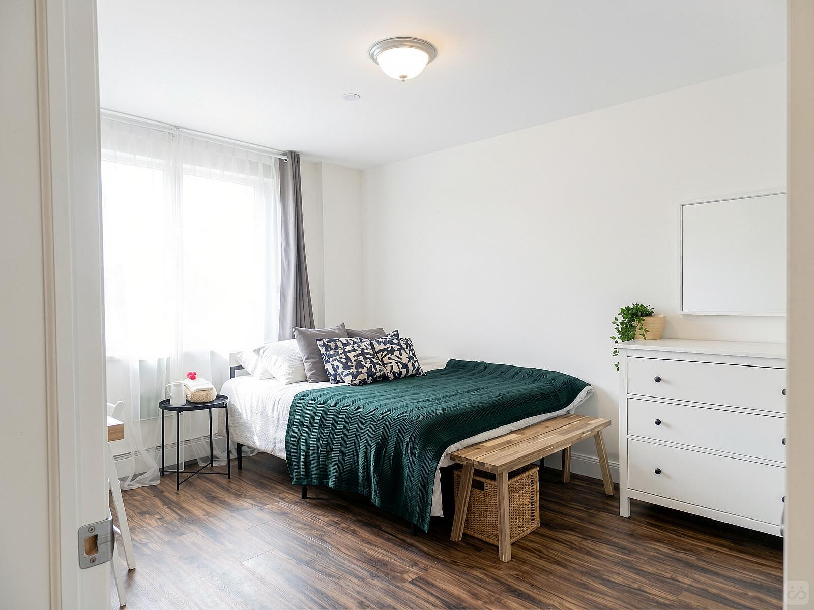 Room B - Minimalistic Apt. w/ Workspace - Gallery - 23