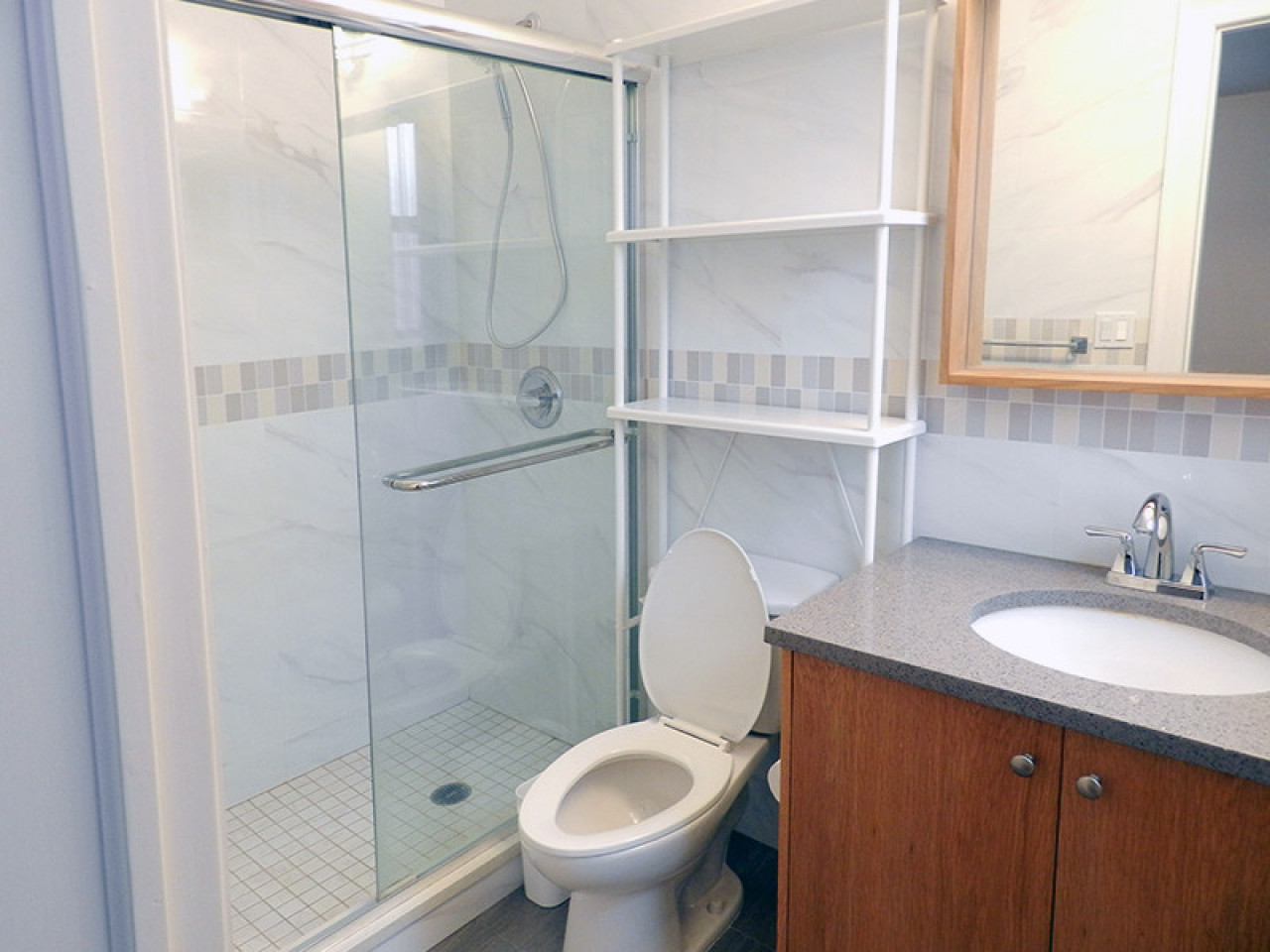  Room A  -  Stunning Renovated Apt. w/ Workspace  - Gallery -  56