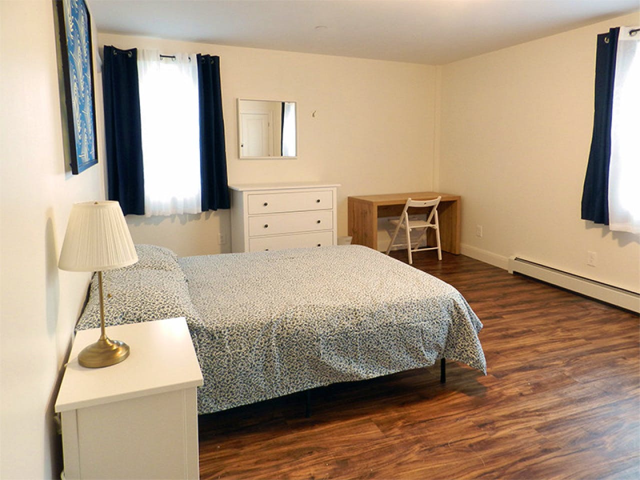  Room A  -  Stunning Renovated Apt. w/ Workspace  - Gallery -  37