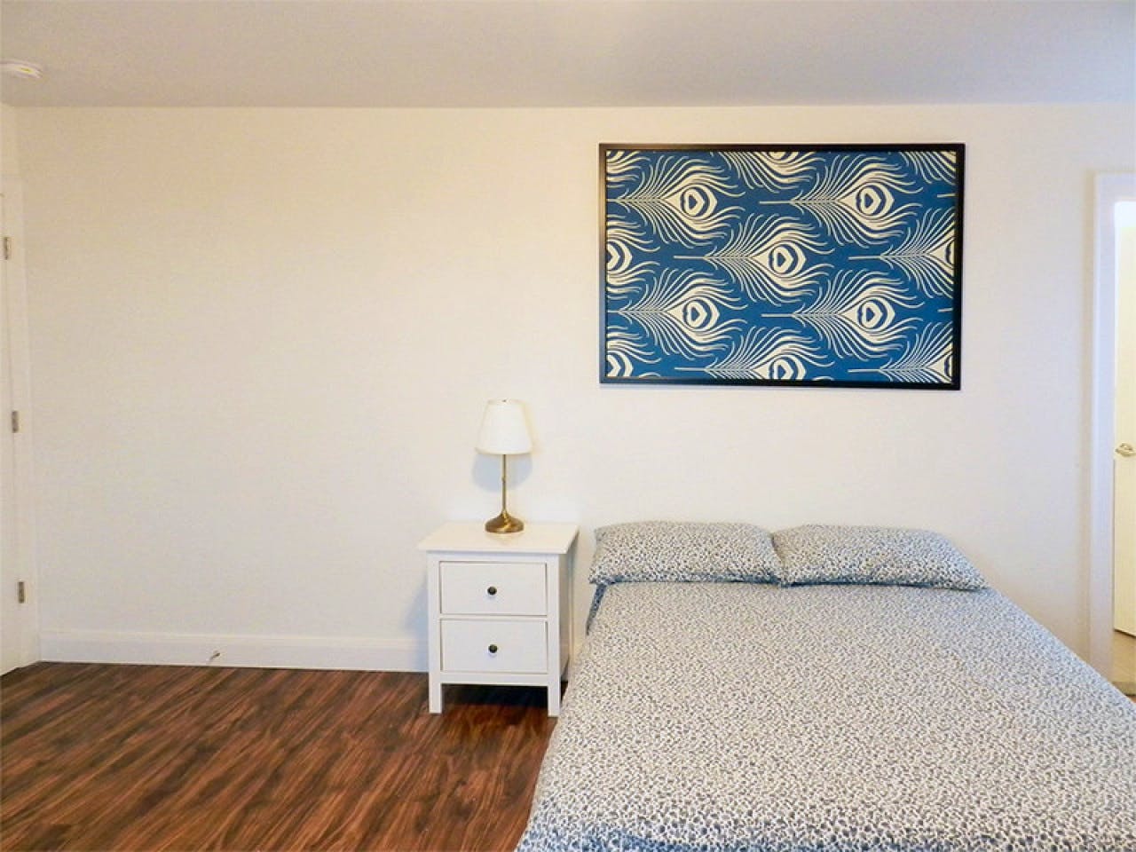  Room A  -  Stunning Renovated Apt. w/ Workspace  - Gallery -  42