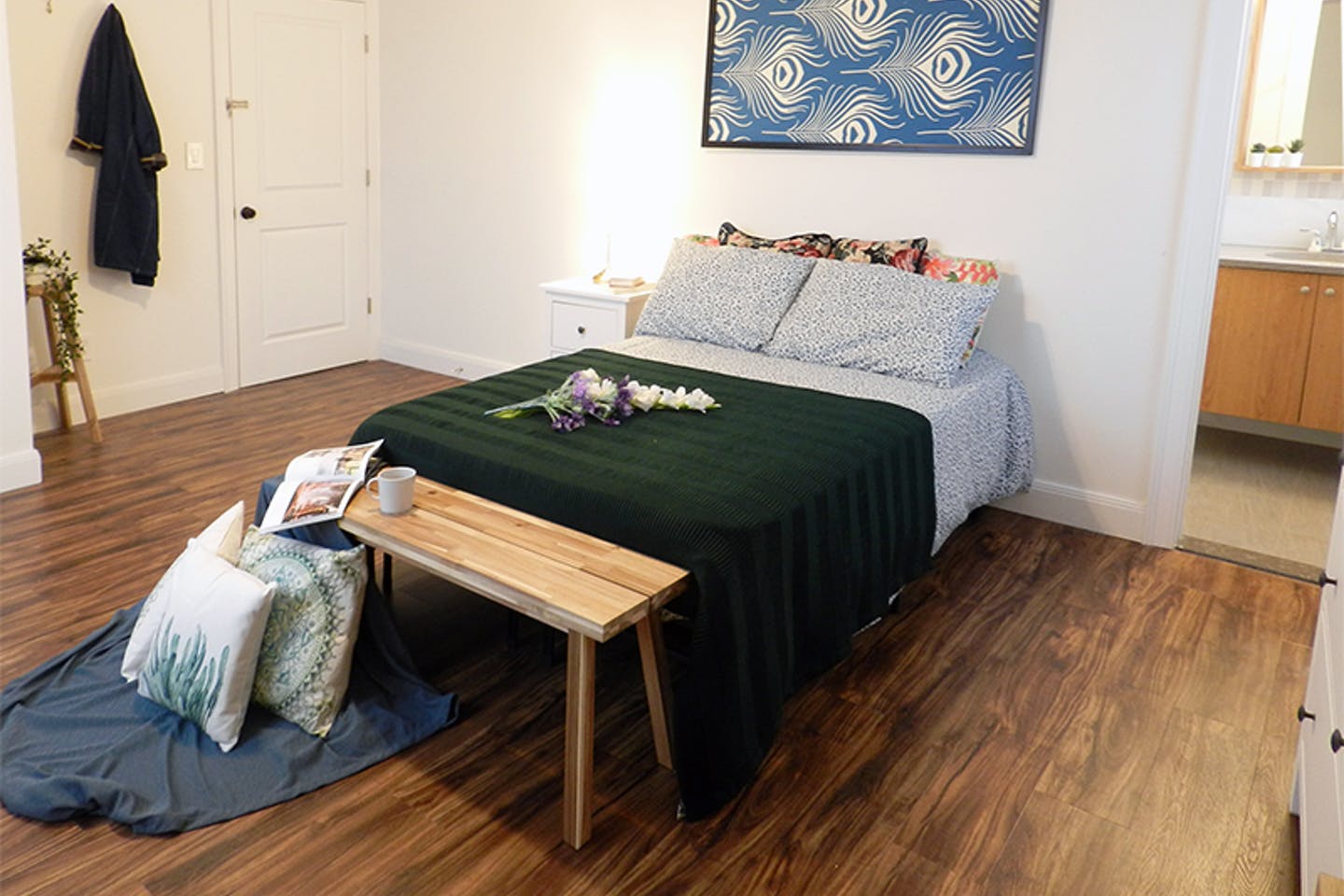  Room A  -  Stunning Renovated Apt. w/ Workspace  - Gallery -  2