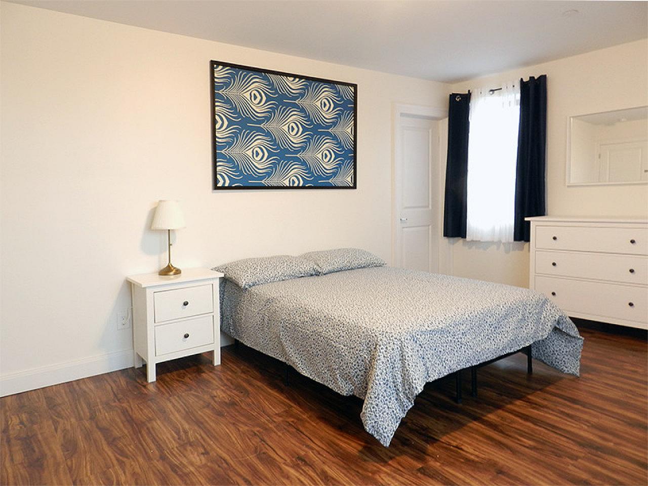  Room A  -  Stunning Renovated Apt. w/ Workspace  - Gallery -  69