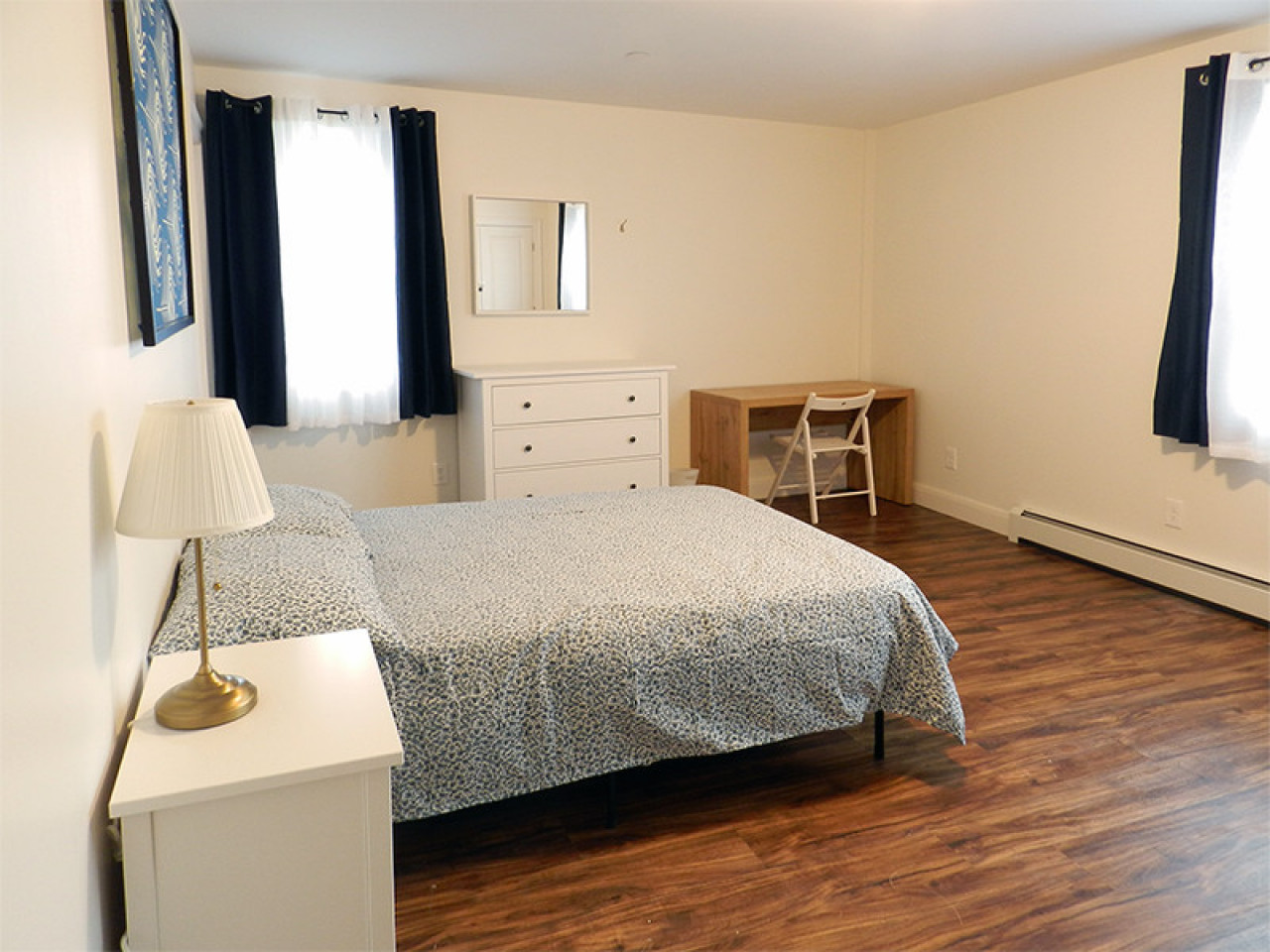  Room A  -  Stunning Renovated Apt. w/ Workspace  - Gallery -  52