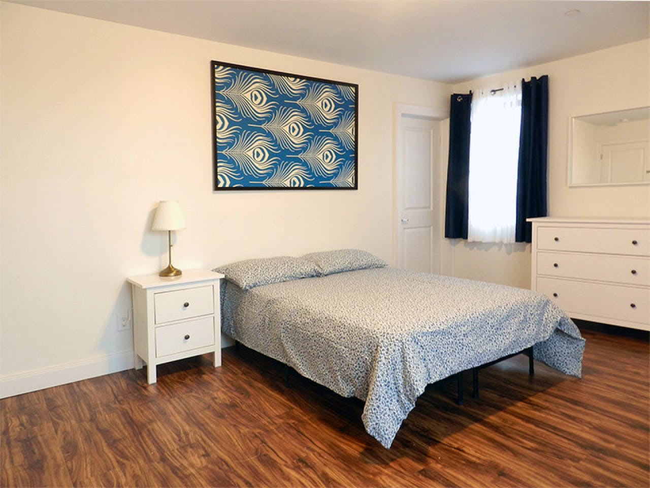  Room A  -  Stunning Renovated Apt. w/ Workspace  - Gallery -  39