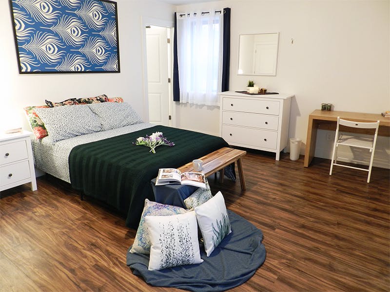 Room A  -  Stunning Renovated Apt. w/ Workspace  - Gallery -  18