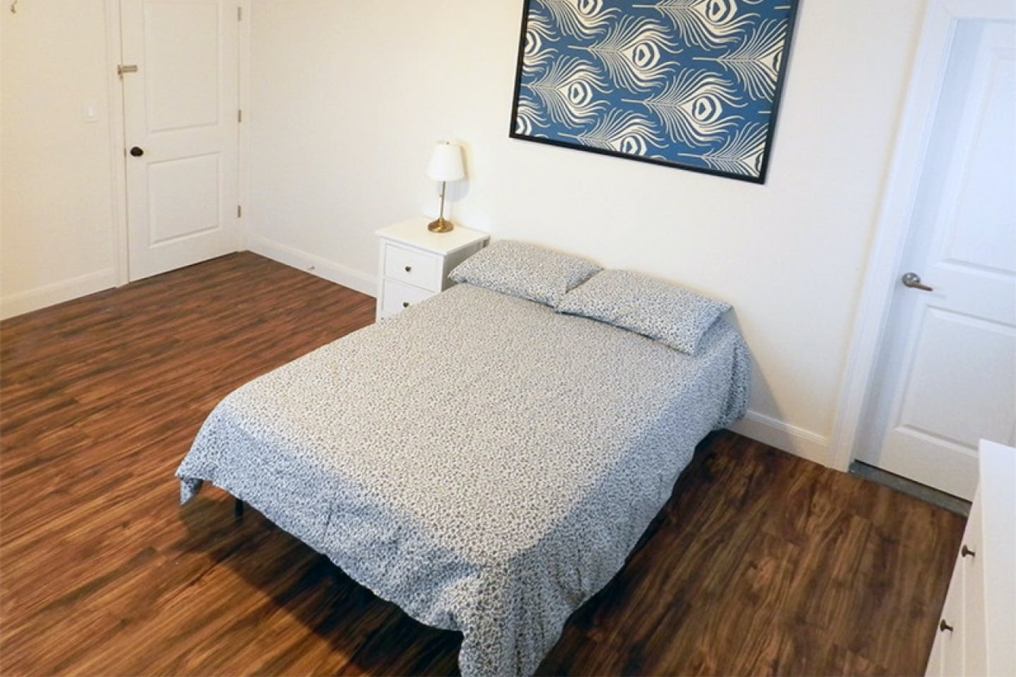  Room A  -  Stunning Renovated Apt. w/ Workspace  - Gallery -  13