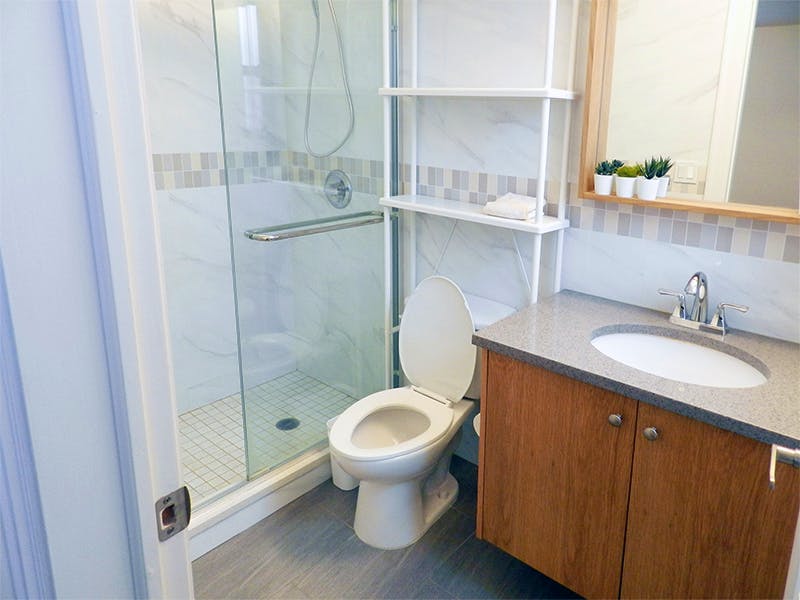  Room A  -  Stunning Renovated Apt. w/ Workspace  - Gallery -  36