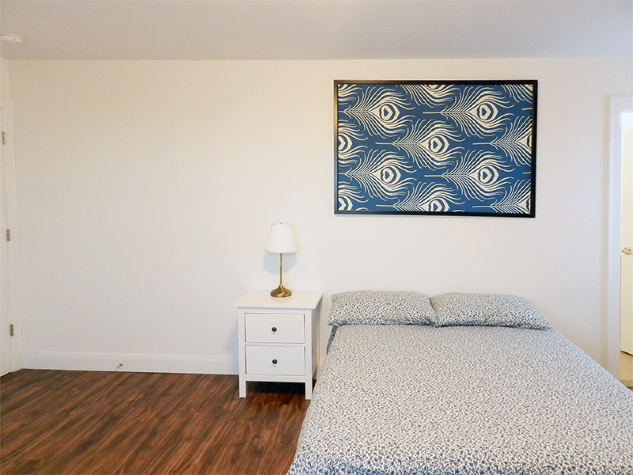  Room A  -  Stunning Renovated Apt. w/ Workspace  - Gallery -  57