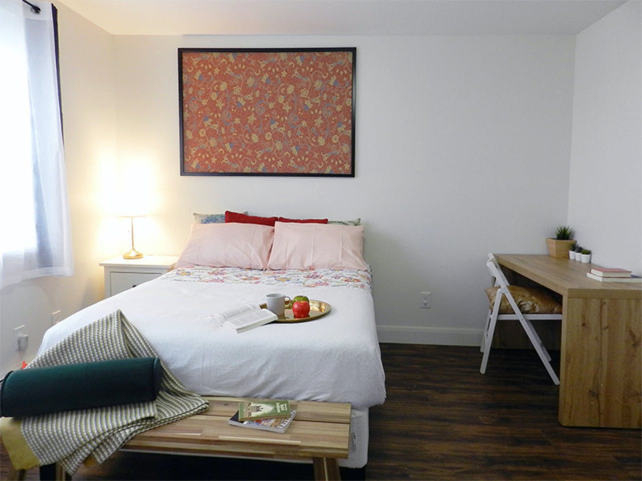  Room B  -  Stunning Renovated Apt. w/ Workspace  - Gallery -  20