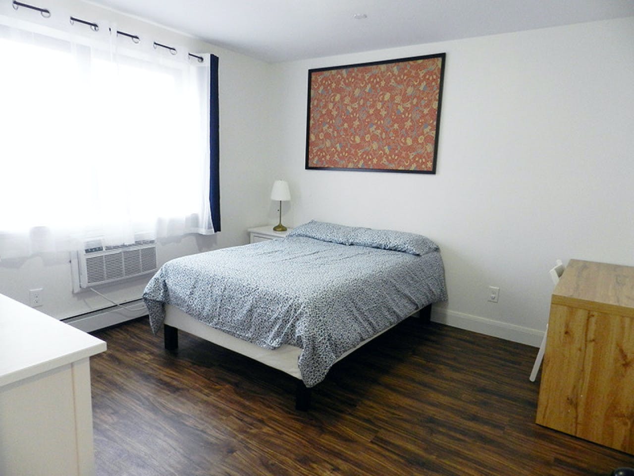  Room B  -  Stunning Renovated Apt. w/ Workspace  - Gallery -  28
