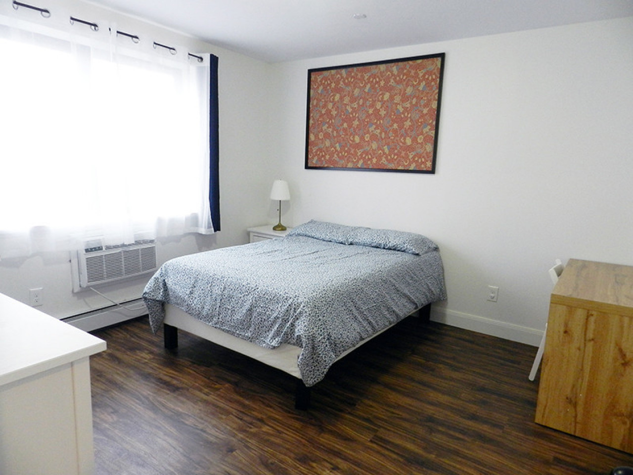  Room B  -  Stunning Renovated Apt. w/ Workspace  - Gallery -  62