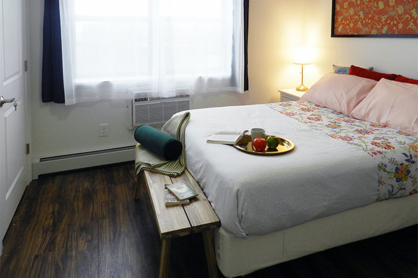  Room B  -  Stunning Renovated Apt. w/ Workspace  - Gallery -  1